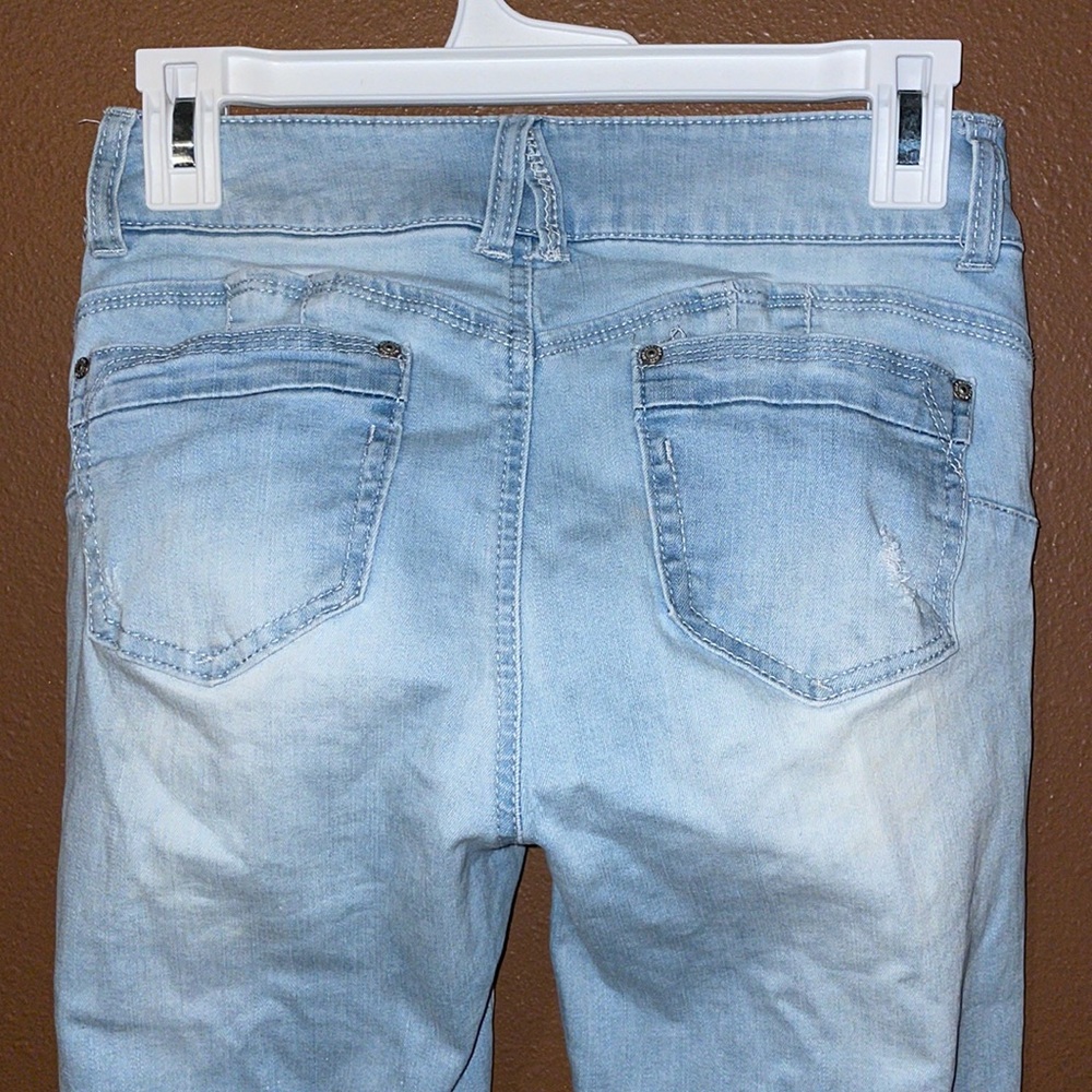 Booty Distressed tight skinny jeans size 5 or Small/Medium - Picture 8 of 13